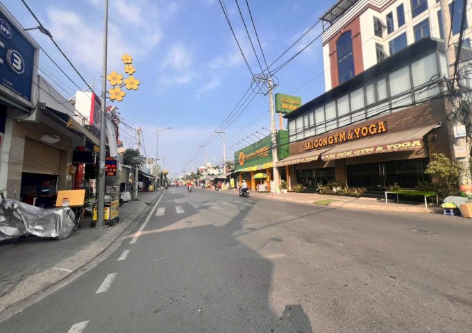 🔥 Cần tiền gấp nên bán nhanh căn nhà 2 tầng siêu đẹp tại Thạnh Lộc 19, Q12, HCM!

+ Vị trí cực đỉnh: Ngay trung tâm Thạnh Lộc, gần trường học, chợ, bệnh viện, tiện ích xung quanh đầy đủ. Thuận tiện di chuyển các quận lân cận. Đầu tư sinh lời khỏi 