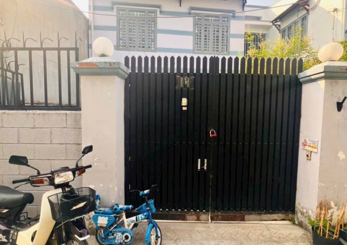 🔥 Cần tiền gấp nên bán nhanh căn nhà 2 tầng siêu đẹp tại Thạnh Lộc 19, Q12, HCM!

+ Vị trí cực đỉnh: Ngay trung tâm Thạnh Lộc, gần trường học, chợ, bệnh viện, tiện ích xung quanh đầy đủ. Thuận tiện di chuyển các quận lân cận. Đầu tư sinh lời khỏi 