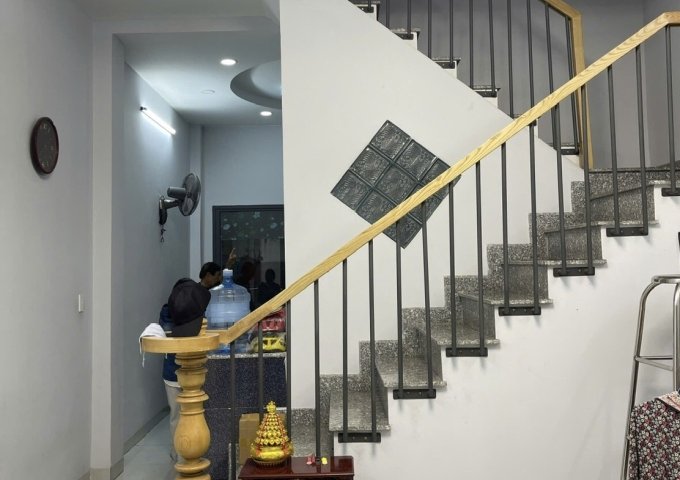 NHÀ Q2 BÌNH TRƯNG ĐÔNG: 5 TẦNG - 122M - CHỈ 11,4TỶ  ✌️Diện tích 122m, ngang 4 nở hậu 4.5 dài 30. 👉 Nhà 4 tầng + sân thượng BTCT 