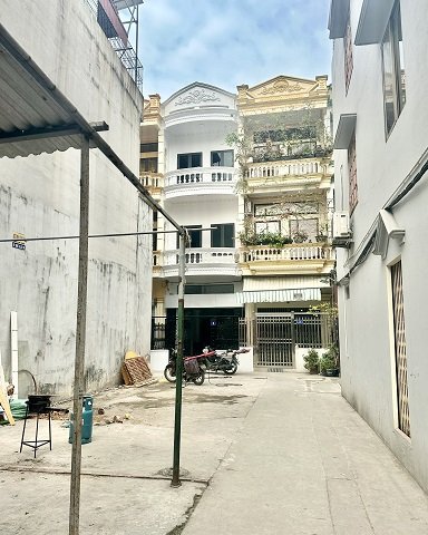 CHO THUÊ NHÀ NGUYÊN CĂN PHỐ TÂY VĂN CAO (NGÕ 302 VĂN CAO) ♦