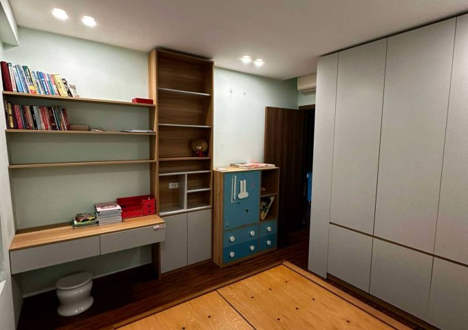 Sky central 66m 2 ngủ giá hơn 5tỉ đủ nội thất đẹp