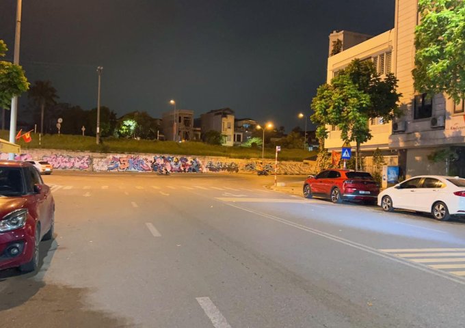 GIÁ ĐẦU TƯ, BÁN ĐẤT TẶNG NHÀ CẤP 4 NGỌC THỤY 55M, MT 6.2M, NỞ HẬU, LÔ GÓC, Ô TÔ THÔNG, KD.