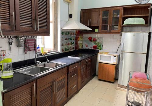 Cho thuê căn hộ tập thể tầng 3 nhà B6 (căn góc), Khu tập thể Kim Liên, Đống Đa, Hà Nội