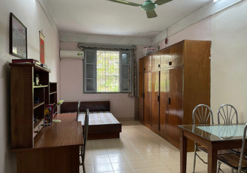 Cho thuê căn hộ tập thể tầng 3 nhà B6 (căn góc), Khu tập thể Kim Liên, Đống Đa, Hà Nội