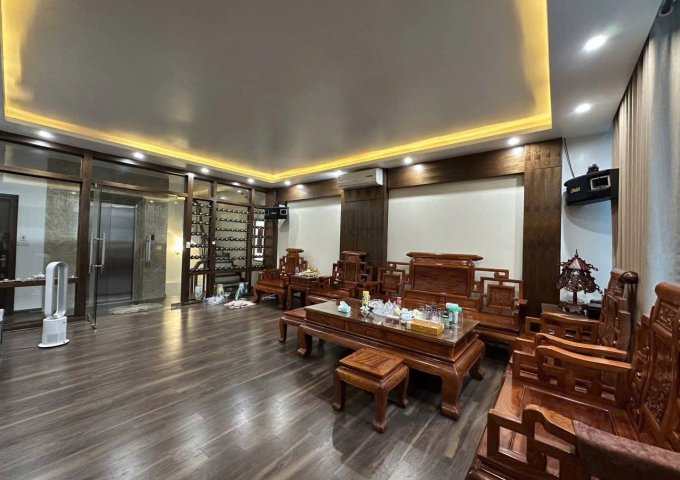 BÁN NHÀ LÔ GÓC MẶT PHỐ ĐÔNG QUAN – 7 TẦNG, THANG MÁY, Ô TÔ VÀO NHÀ!