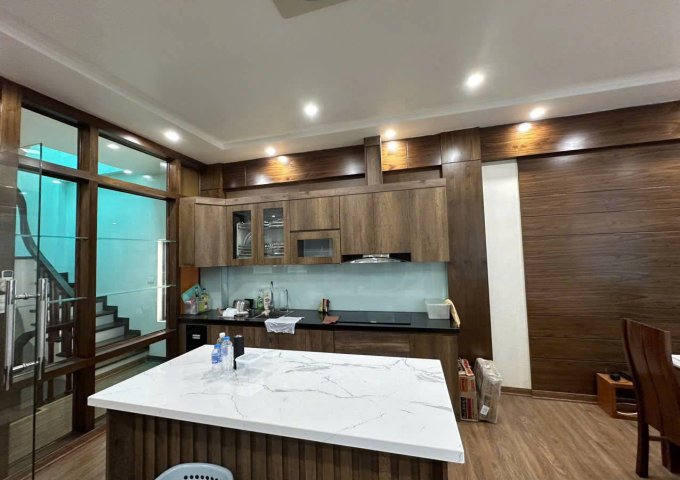 BÁN NHÀ LÔ GÓC MẶT PHỐ ĐÔNG QUAN – 7 TẦNG, THANG MÁY, Ô TÔ VÀO NHÀ!