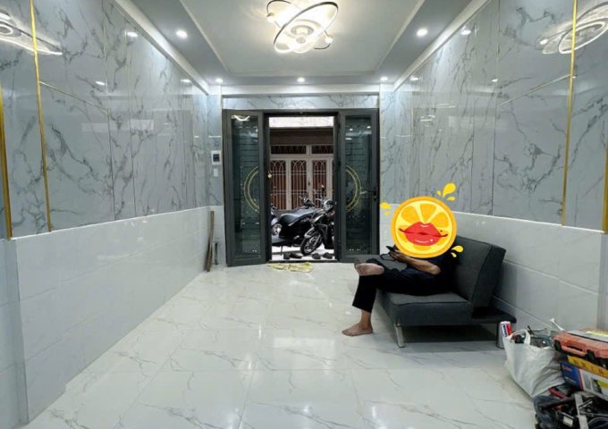 SÁT MẶT TIỀN HOÀNG DIỆU 
TRUNG TÂM Q4 -200 M Q1,Q2..
CÓ 4 TỶ