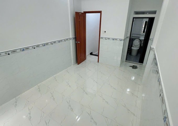 SÁT MẶT TIỀN HOÀNG DIỆU 
TRUNG TÂM Q4 -200 M Q1,Q2..
CÓ 4 TỶ