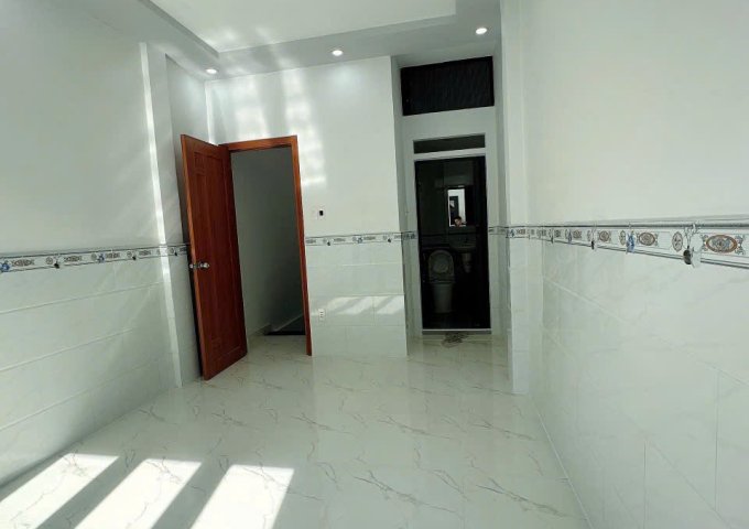 SÁT MẶT TIỀN HOÀNG DIỆU 
TRUNG TÂM Q4 -200 M Q1,Q2..
CÓ 4 TỶ