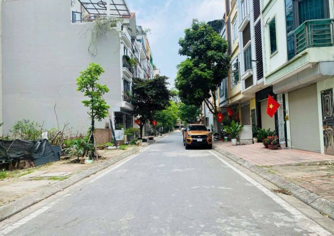 Hiếm có! Bán đất Ngô Gia Tự, Long Biên, 75m², đường 7m, Giá chỉ nhỉnh 11 tỷ