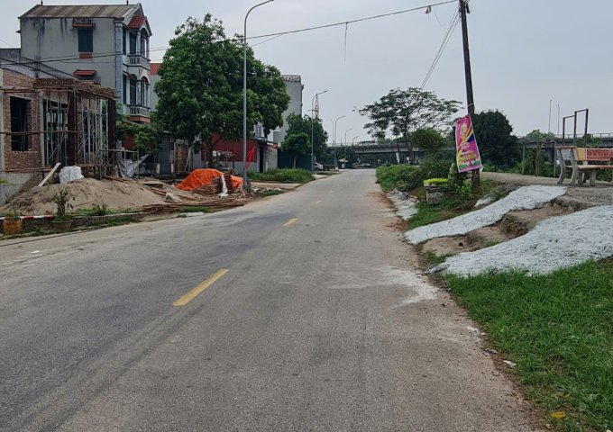 Bán lô đất 121m2 Hiệp Thuận, Phúc Thọ. Đất tái định cư cầu Phùng. Cách 120m đến Quốc Lộ 32