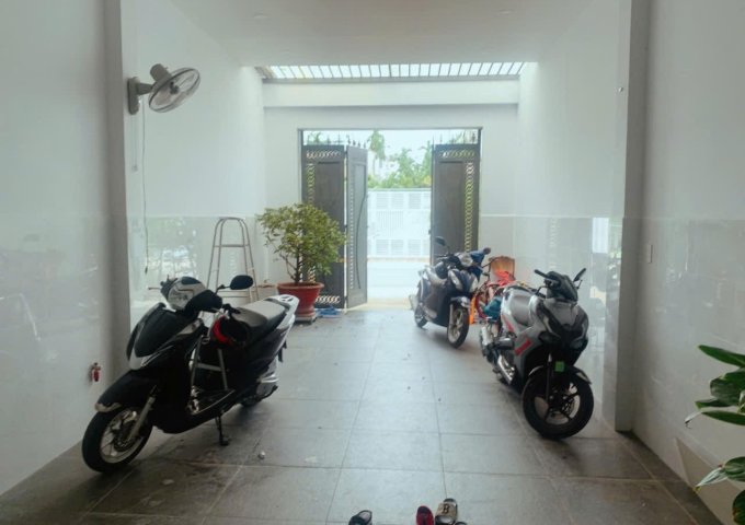 Bán nhà mặt tiền vừa ở vừa buôn bán nhỏ Thạnh Lộc 31 Quận 12  