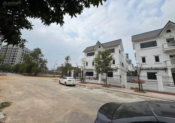 Bán đất dịch vụ Kim Hoa, Mê Linh, đối diện 9 tòa CC XH Garden City đang mở bán, đường 20m, KD đỉnh
