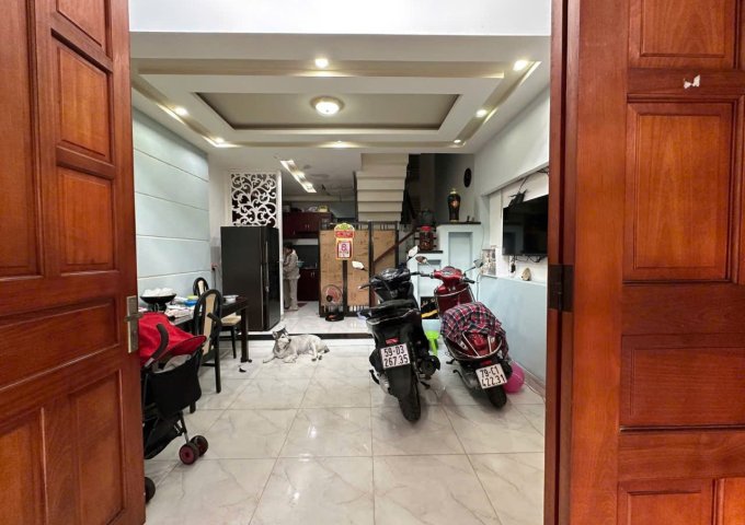 NGộp MT Lê Niệm -Tân PHú - 4 tầng - 40m2 - Hẻm 12m Kinh Doanh