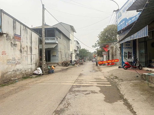 Hàng Hot - Giáp chợ số 8, Đồng Bông, Kim Long