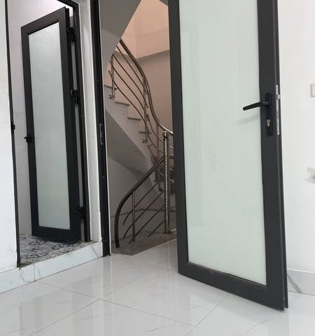 Cho thuê căn hộ ngõ 214 Nguyễn Xiển, Thanh Xuân, tầng 4 giá 3tr2