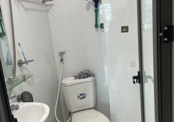 Cho thuê căn hộ ngõ 214 Nguyễn Xiển, Thanh Xuân, tầng 4 giá 3tr2