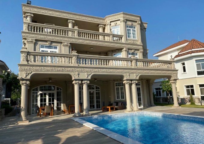Siêu phẩm Biệt Thự Lâu Đài Chateau Phú Mỹ Hưng Quận 7 mặt sông diện tích 648m² 