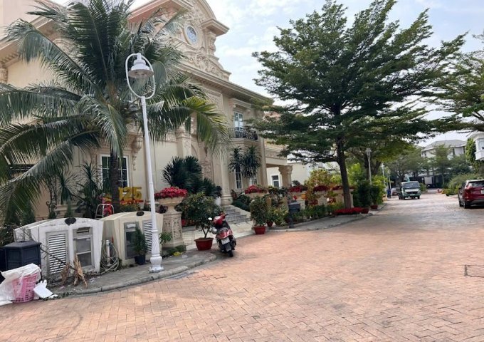 Siêu phẩm Biệt Thự Lâu Đài Chateau Phú Mỹ Hưng Quận 7 mặt sông diện tích 648m² 