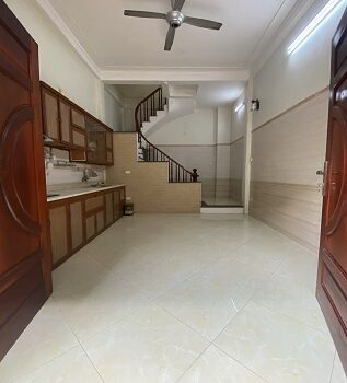 Cho thuê nhà nguyên căn ngõ 266 Nguyễn Văn Cừ, 34m2, 5 tầng