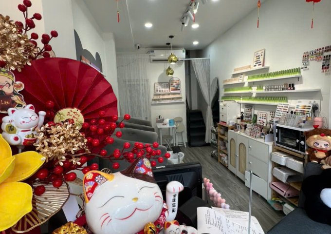 Sang nhượng tiệm nail tâm huyết mặt tiền đường Nguyễn Văn Đậu Phú Nhuận