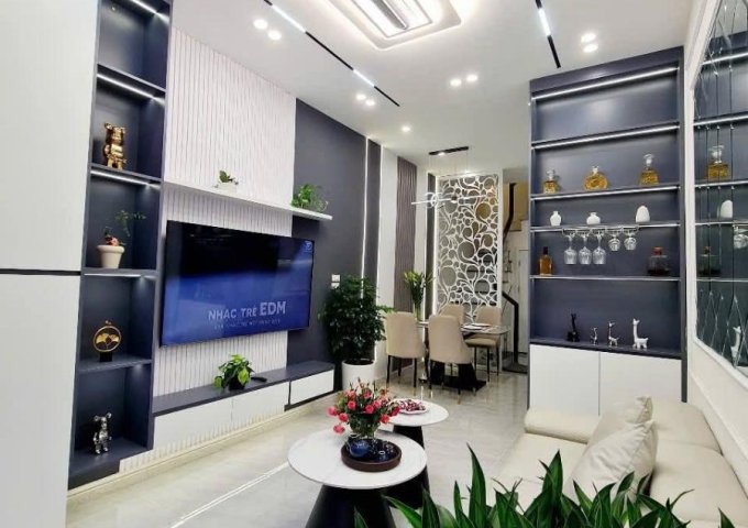 NHÀ ĐẸP phố Đội Cấn - Ba Đình 40m2 x 4 tầng, mặt tiền 3.5m, chỉ 9.6 tỷ. TL