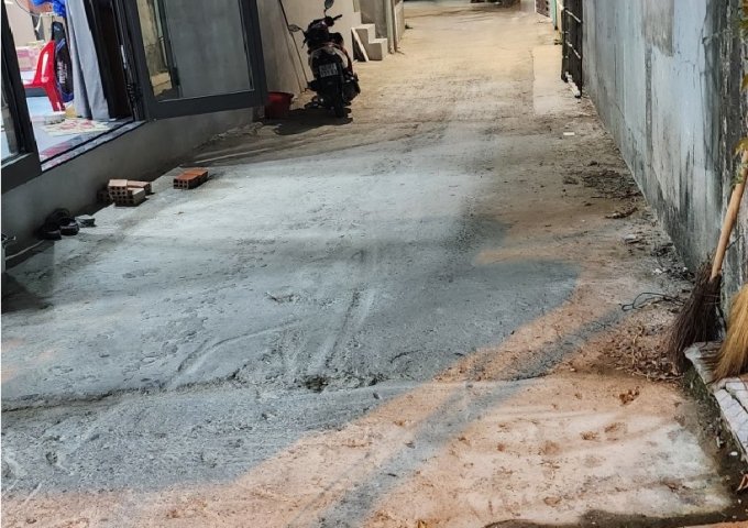 ♪ Nhà sát MT Nguyễn Như Hạnh, 95m2, C4 sạch, 2.xx tỷ