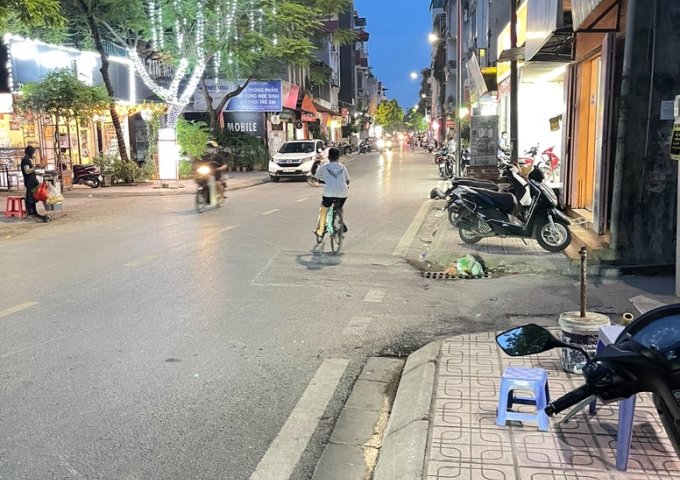 MẶT PHỐ HOÀNG NHƯ TIẾP 27 tỷ 100m MẶT TIỀN 8m,VỈA HÈ KINH DOANH,LONG BIÊN