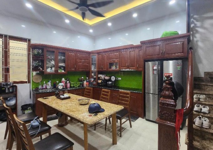 BÁN NHÀ TRÂN QUỐC HOÀN, PHÂN LÔ, ÔTÔ TRÁNH, KINH DOANH, 58M2 X5T CHỈ 17 TỶ