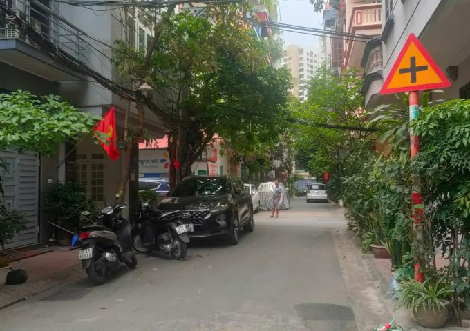 BÁN NHÀ TRÂN QUỐC HOÀN, PHÂN LÔ, ÔTÔ TRÁNH, KINH DOANH, 58M2 X5T CHỈ 17 TỶ