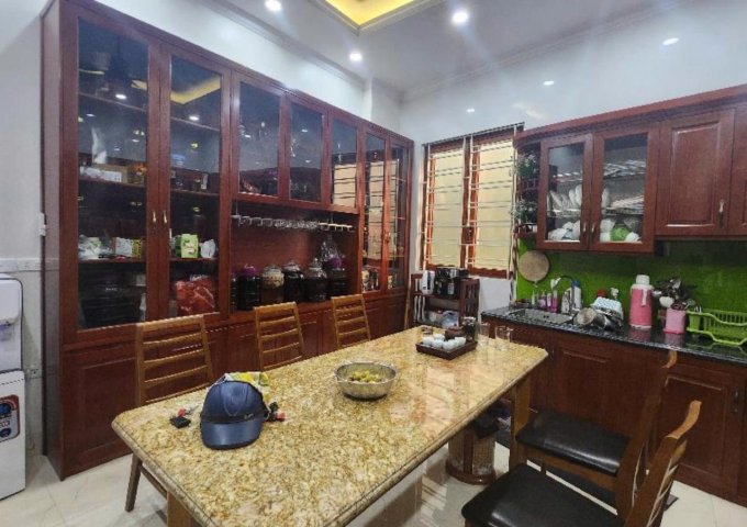 BÁN NHÀ TRÂN QUỐC HOÀN, PHÂN LÔ, ÔTÔ TRÁNH, KINH DOANH, 58M2 X5T CHỈ 17 TỶ