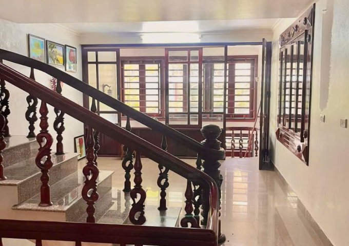 BÁN NHÀ 3,5 TẦNG TẠI TRUNG TÂM HỒNG HẢI – HẠ LONG