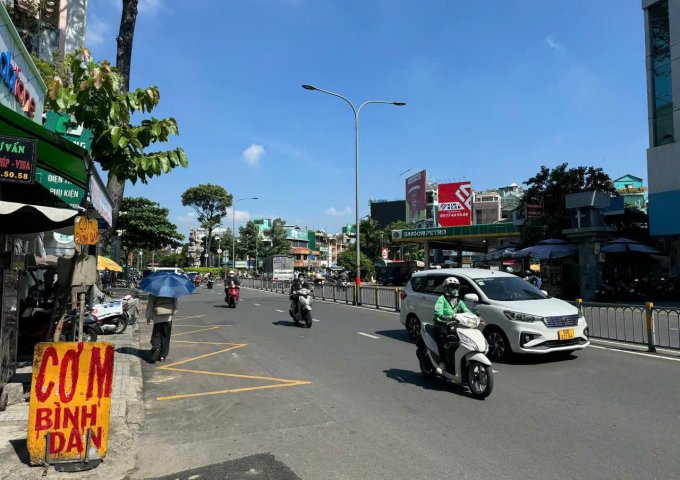 Bán gấp nhà mặt tiền Đặng Minh Trứ, trung tâm Tân Bình, dt 132.5m2, 3 tầng, 7 phòng, kinh doanh tốt