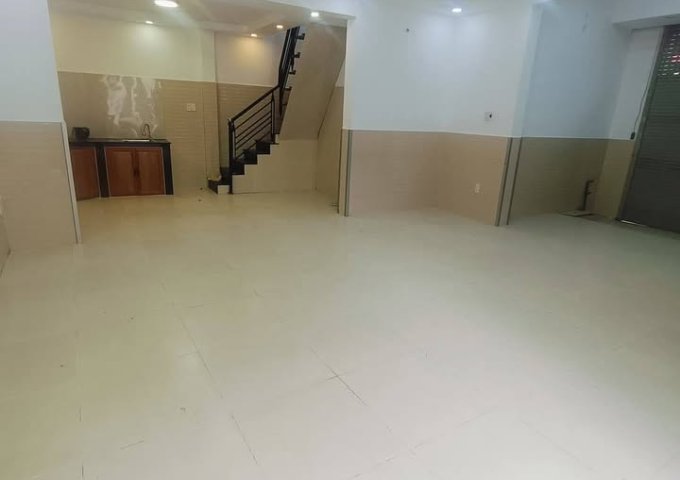 Kế hoàng diệu 2, linh trung Hẻm xe hơi tới sát nhà, sạch đẹp văn minh.