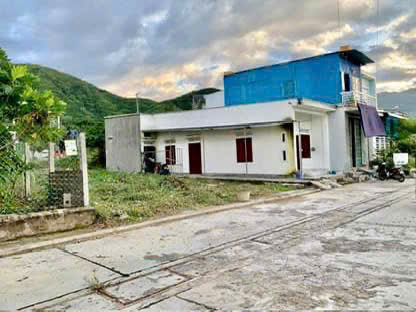 Chính chủ chuyển công tác, cần bán nhà vị trí siêu đẹp, giá cực tốt tại khu tái định cư Hòn Rớ II, thành phố Nha Trang, Khánh Hòa