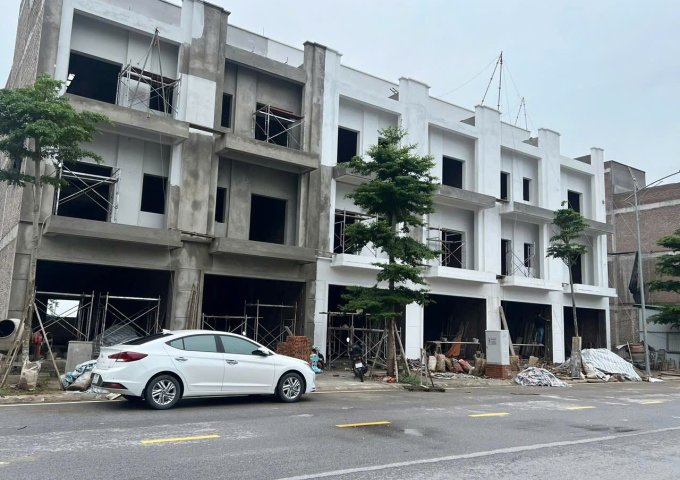 ► CHÍNH CHỦ BÁN LÔ GÓC 2 MẶT TIỀN - VỊ TRÍ ĐẮC ĐỊA TRỤC CHÍNH ĐỒNG VĂN.