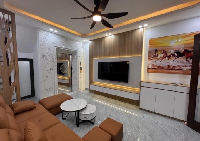 #Đường Nguyễn Cơ Thạch, Từ Liêm, Nhà 6 tầng, mặt tiền 4,5m, thang máy