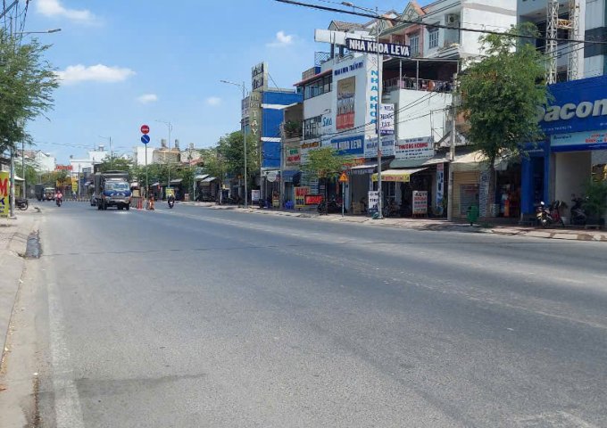 BÁN NHÀ MẶT TIỀN TÔ KÝ – HÓC MÔN – NHÀ 3 LẦU – DTXD 325M² – GIÁ CHỈ 16 TỶ