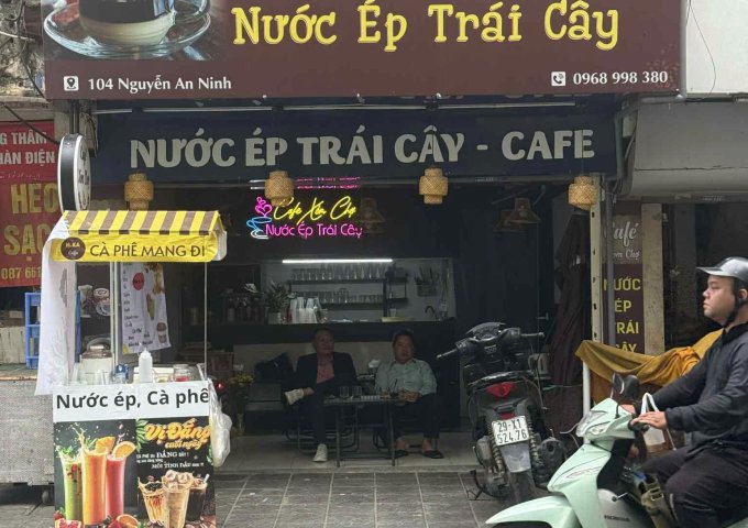 SANG NHƯỢNG QUÁN CÀ PHÊ ĐANG 