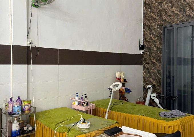 CHÍNH CHỦ CẦN SANG NHƯỢNG QUÁN NAIL- MI - GỘI TRUNG TÂM CHỢ THỦ THỪA