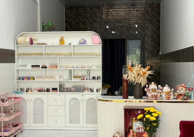 CHÍNH CHỦ CẦN SANG NHƯỢNG QUÁN NAIL- MI - GỘI TRUNG TÂM CHỢ THỦ THỪA