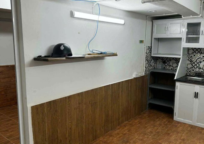 Chính chủ cho thuê nhà mặt tiền đường Đường Thành, Hoàn Kiếm, Hà Nội