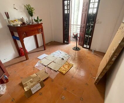 Cho thuê gấp căn nhà 3 tầng 1 tum, 38m2, tại ngõ Quỳnh, làng Quỳnh Lôi