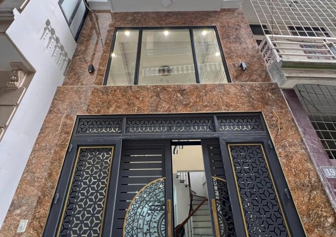 NHÀ ĐẸP 2 MẶT THOÁNG - VỊ TRÍ ĐẮC ĐỊA - DÂN TRÍ CAO Ở SƯỚNG.