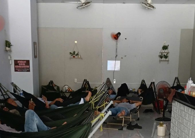 Chuyển hướng kinh doanh nên mình cần sang quán cafe 130 Tr( bao gồm cọc 30tr