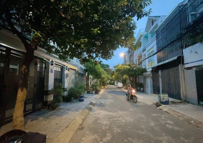 Bán nhà mặt phố Linh Tây Thủ Đức, 118m², HXT tránh, gần Phạm Văn Đồng, giá 12.5 tỷ