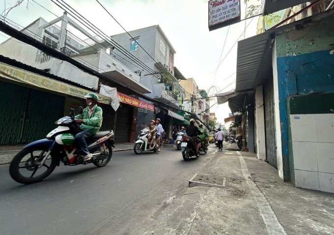 CHỦ THIỆN CHÍ BÁN CĂN MẶT TIỀN ĐƯỜNG XÓM CHIẾU- KẾ BÊN TRƯỜNG NGUYỄN TRẢI GẦN CHỢ - VÀI BƯỚC RA NGUYỄN TẤT THÀNH QUA Q1, Q7 CHỈ VÀI PHÚT.