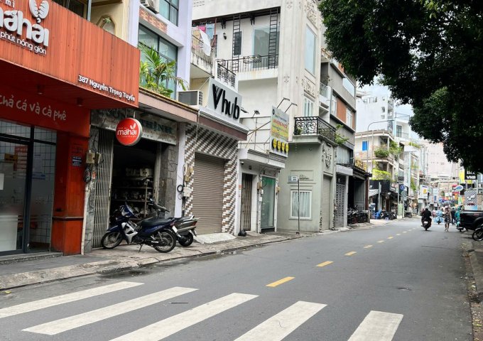 BÁN NHÀ GÓC 2 MẶT TIỀN NGUYỄN TRỌNG TUYỂN, P2, TÂN BÌNH.DT:4,5X12,5, 1TR3L, GIÁ:16,5 TỶ