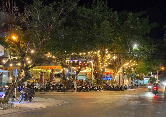 SANG NHƯỢNG QUÁN COFFEE – VỊ TRÍ ĐẮC ĐỊA GÓC NGÃ TƯ CHI LĂNG & PHẠM HÙNG