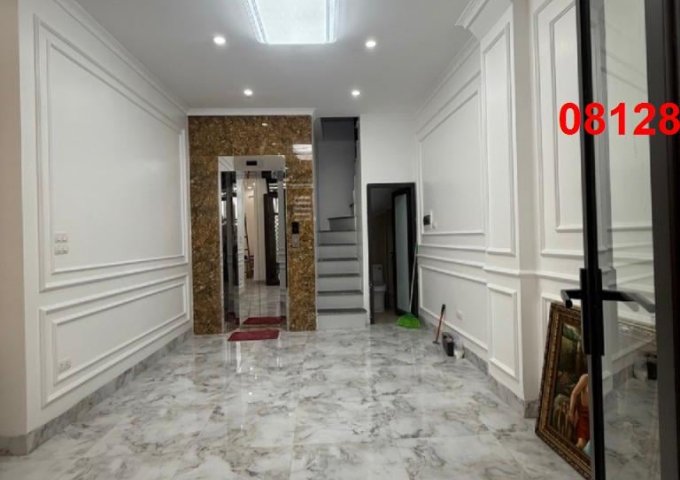 NHÀ MINH KHAI NGAY ĐẦU NGÕ THÔNG CHỦ XÂY ĐẸP 5 TẦNG CÓ THANG MÁY